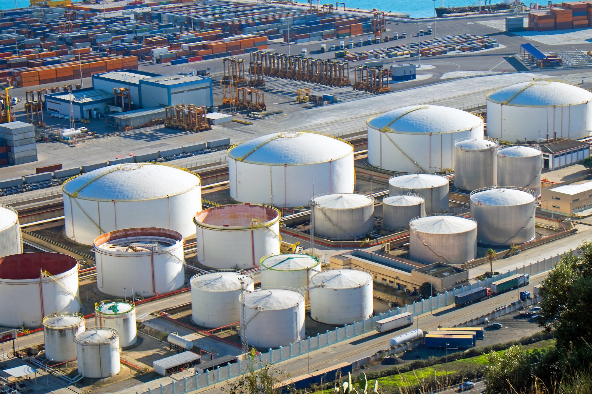 gas-tanks-and-containers.jpg